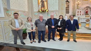 VEREADORES PARTICIPAM DA CELEBRAÇÃO DA SANTA MISSA COMO NOVENEIROS NA PARÓQUIA SÃO JOÃO BATISTA
VEREADORES PARTICIPAM DA CELEBRAÇÃO DA SANTA MISSA COMO NOVENEIROS NA PARÓQUIA SÃO JOÃO BATISTA