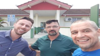 Deputado Fernando Krelling Visita Escola Elvira Faria Passos Deputado Fernando Krelling Visita Escola Elvira Faria Passos