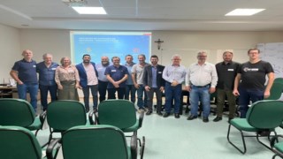 Presidente Edson Junkes Participa de Reunião no Hospital São José Presidente Edson Junkes Participa de Reunião no Hospital São José